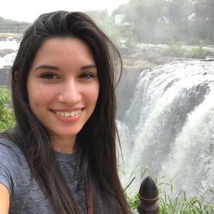 Meet your Posher, Danielle